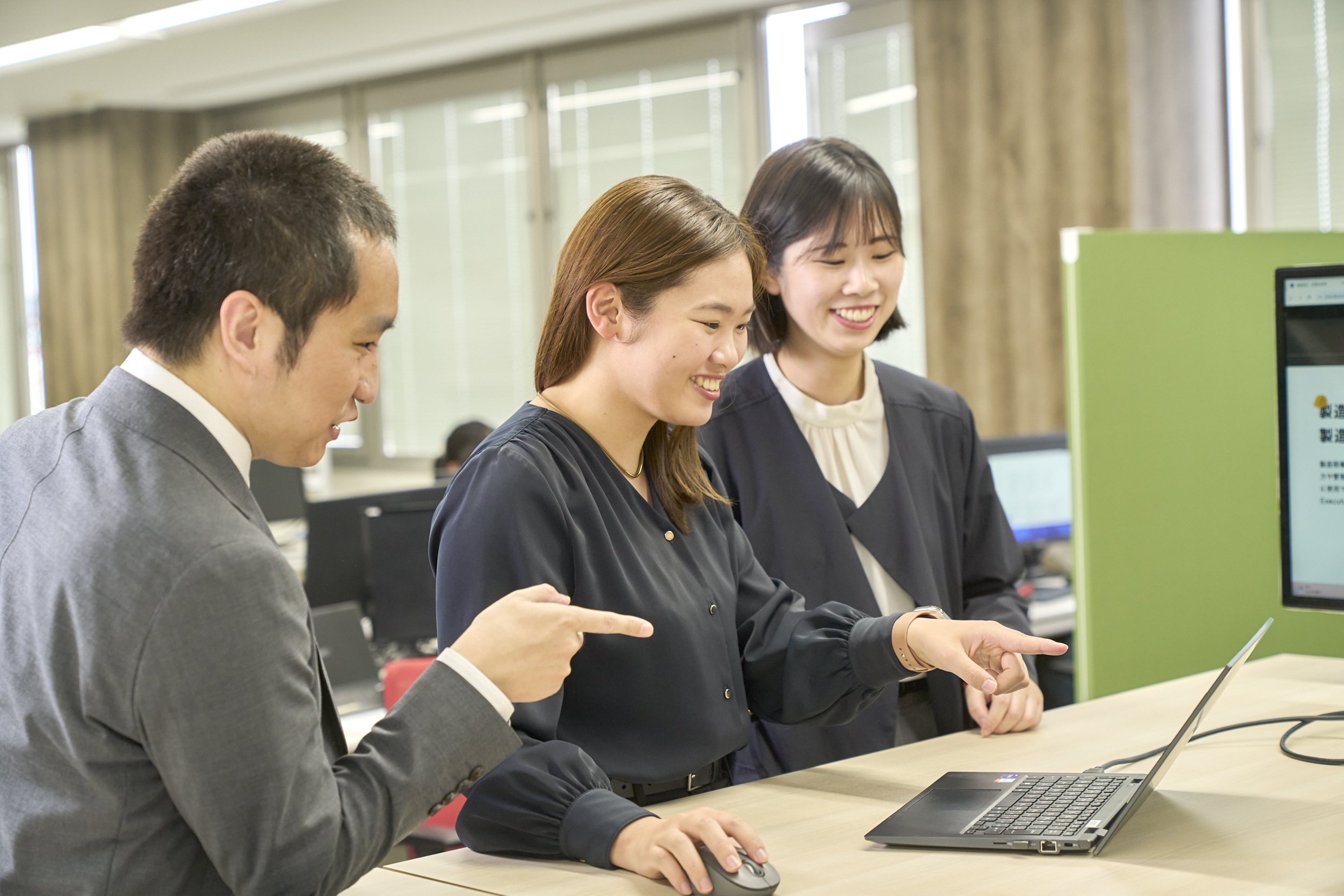丁寧な教育と実務経験を糧に、次はお客さまと向き合う仕事へ